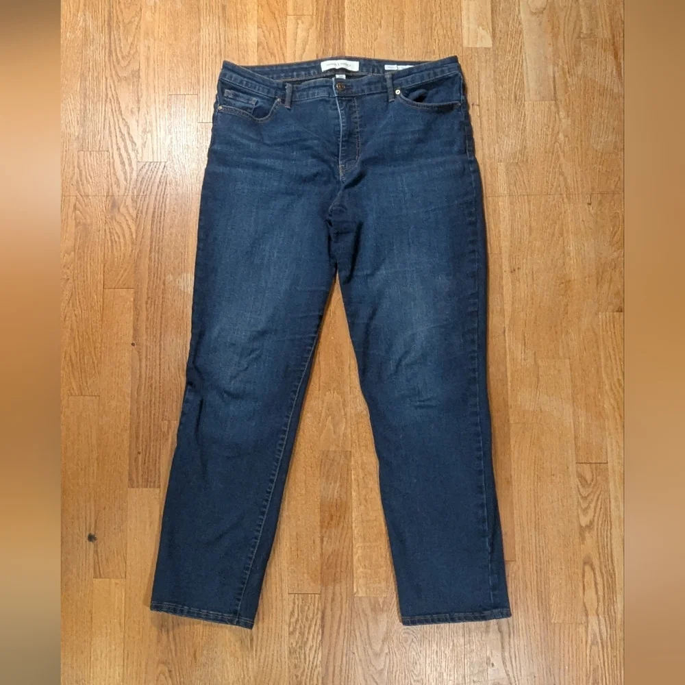 🌟 Vintage America Straight-Up Jeans | Size 16/33 | Timeless Dark Wash Classic - Picture 2 of 10